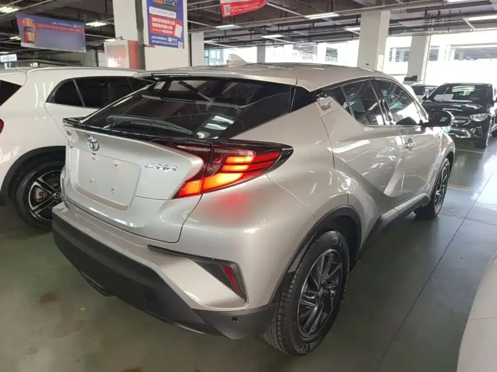 Toyota C-HR — фото 7