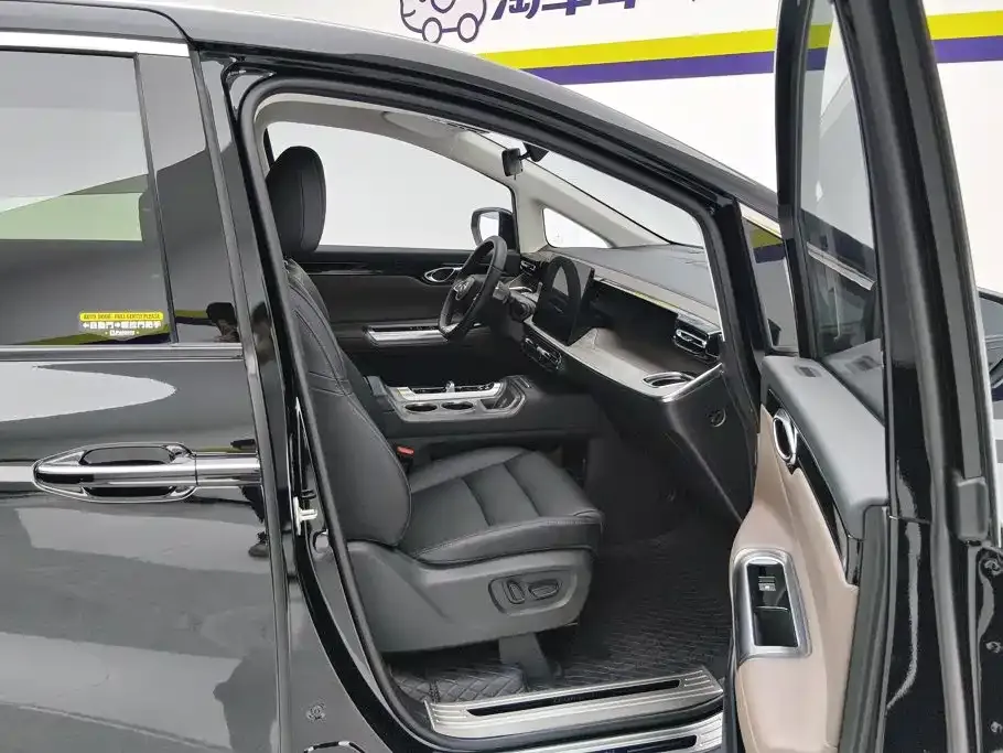 GAC Motor Trumpchi E8 — фото 10