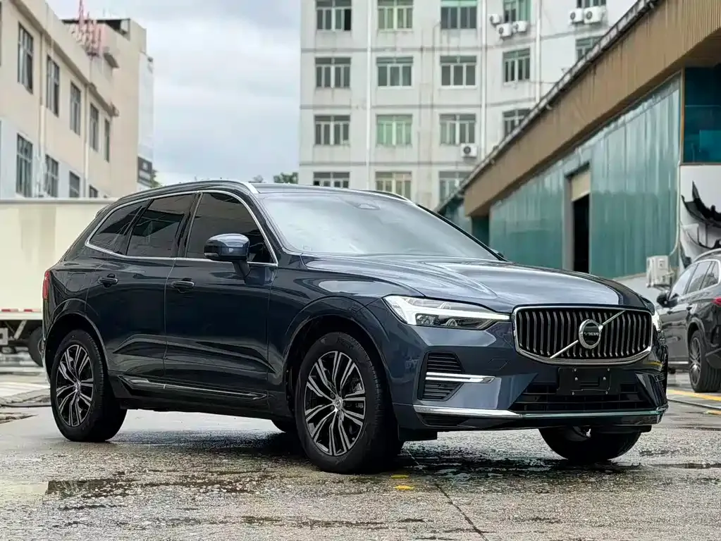 Volvo XC60 — фото 8