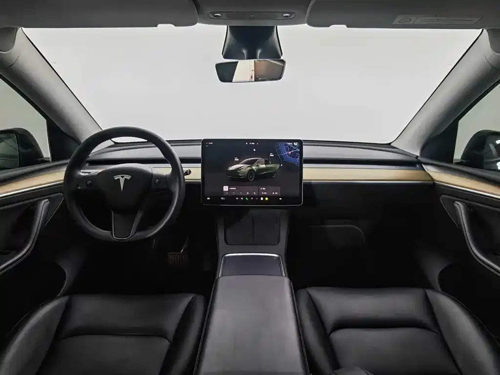 Tesla Model Y — фото 4