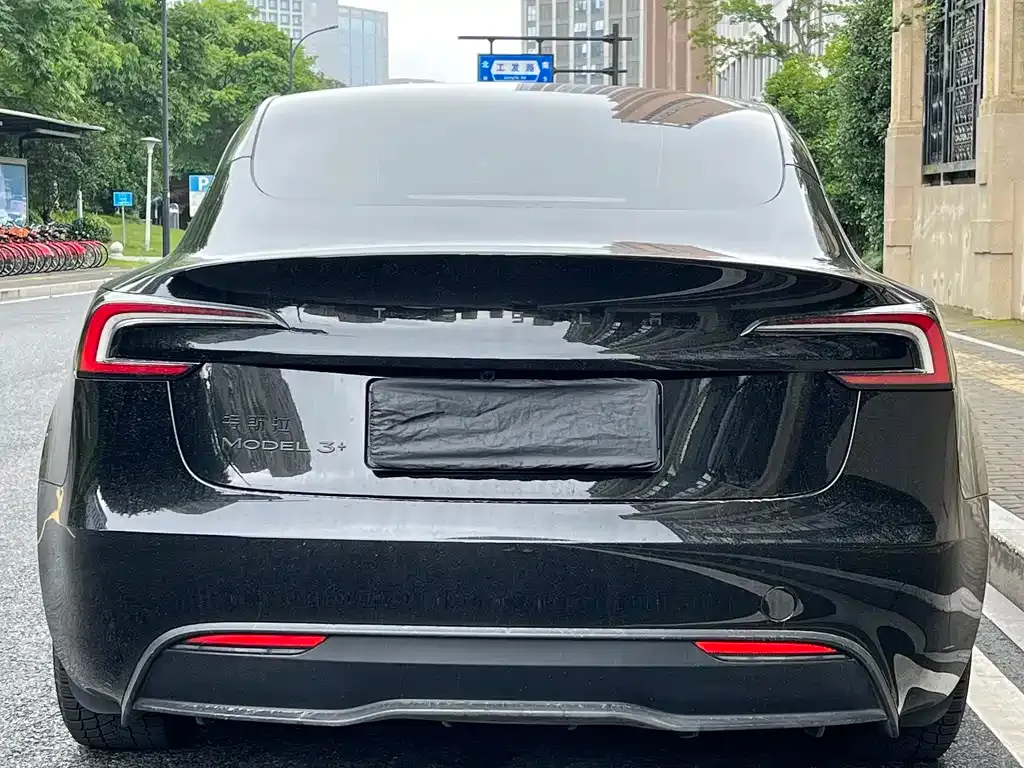 Tesla Model 3 — фото 6