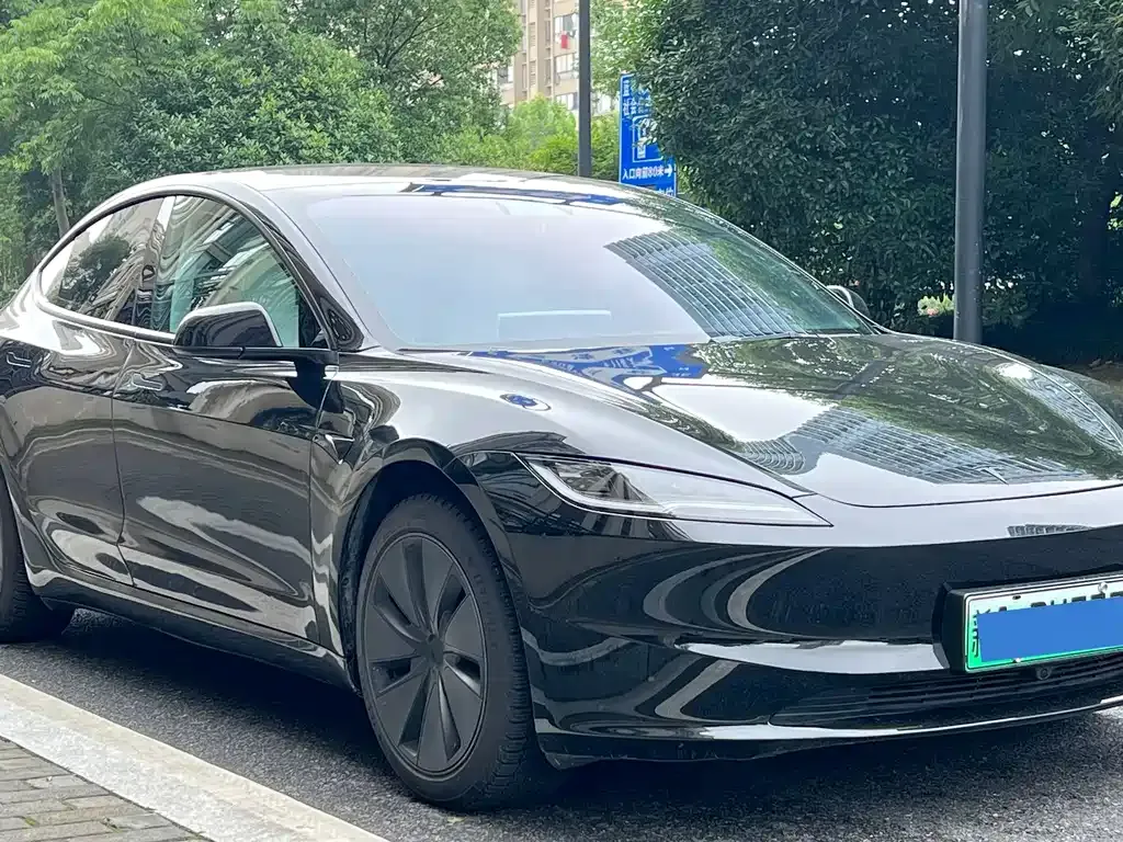 Tesla Model 3 — фото 7