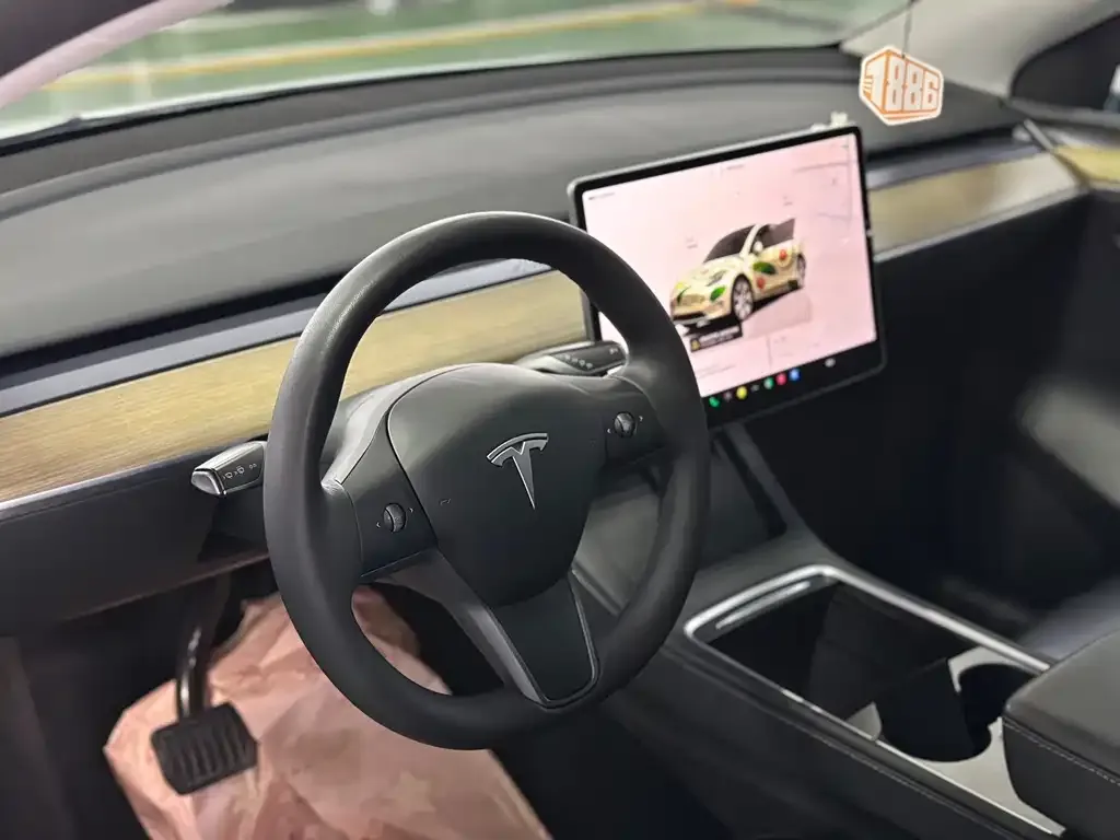 Tesla Model Y — фото 2