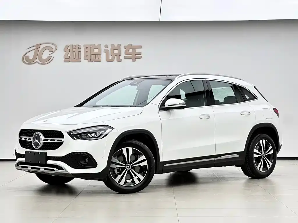Mercedes-Benz GLA — фото 1