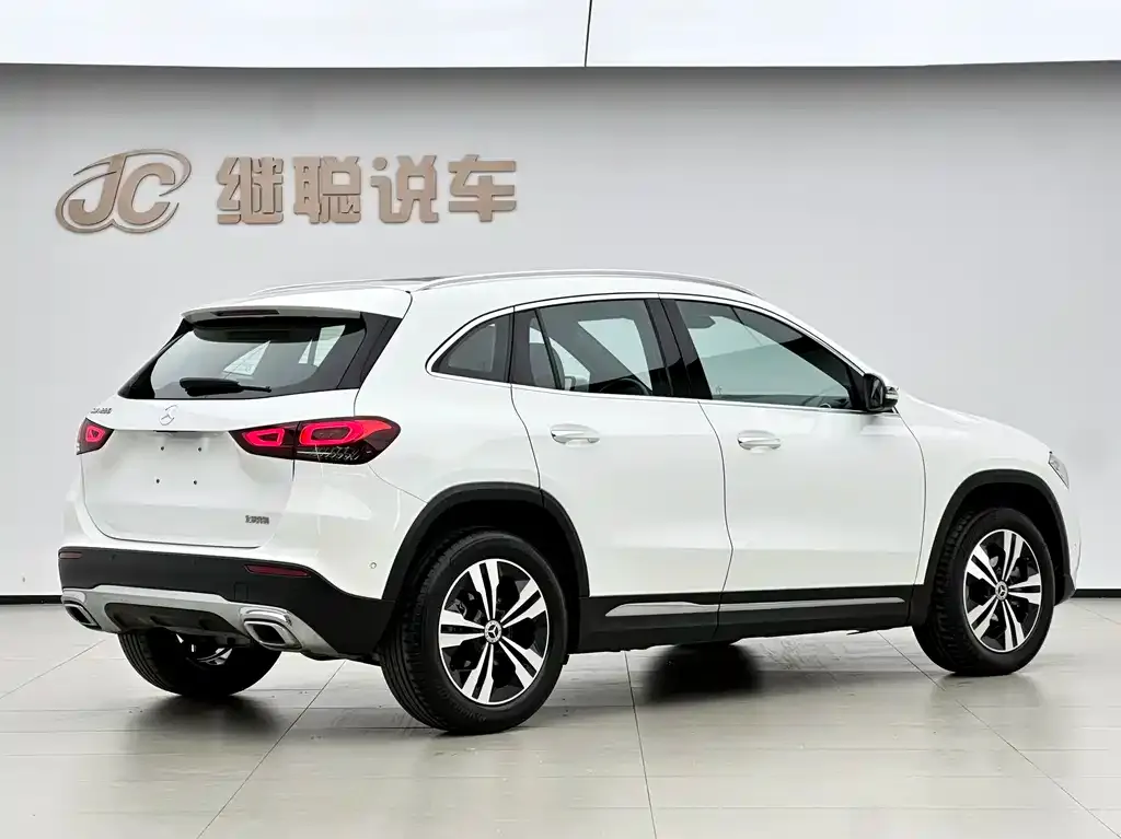 Mercedes-Benz GLA — фото 5
