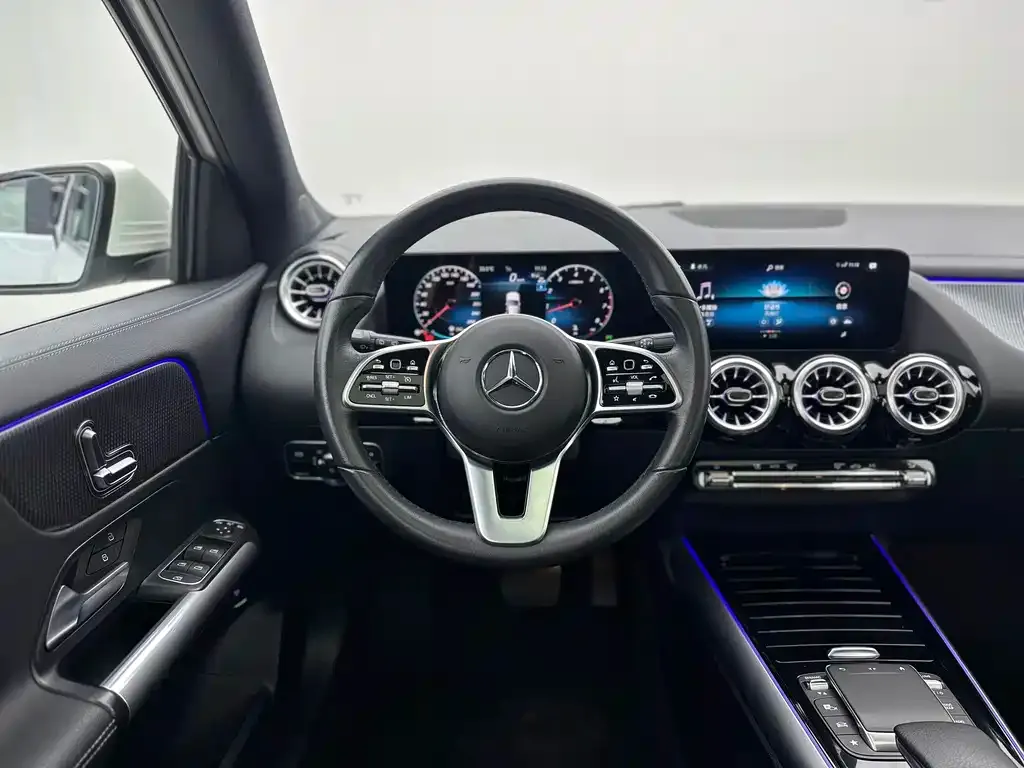 Mercedes-Benz GLA — фото 8