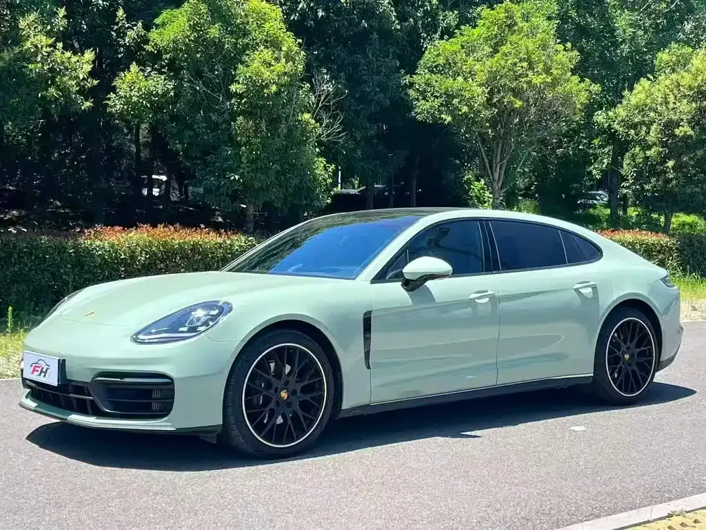 Porsche Panamera — фото 1