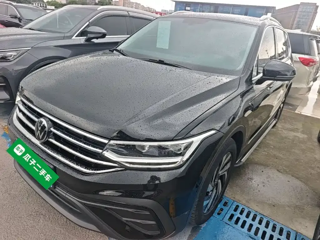 Volkswagen Tiguan L — фото 8