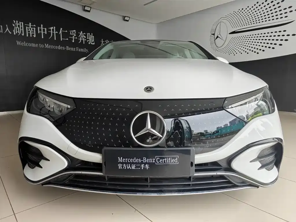 Mercedes-Benz EQE — фото 7