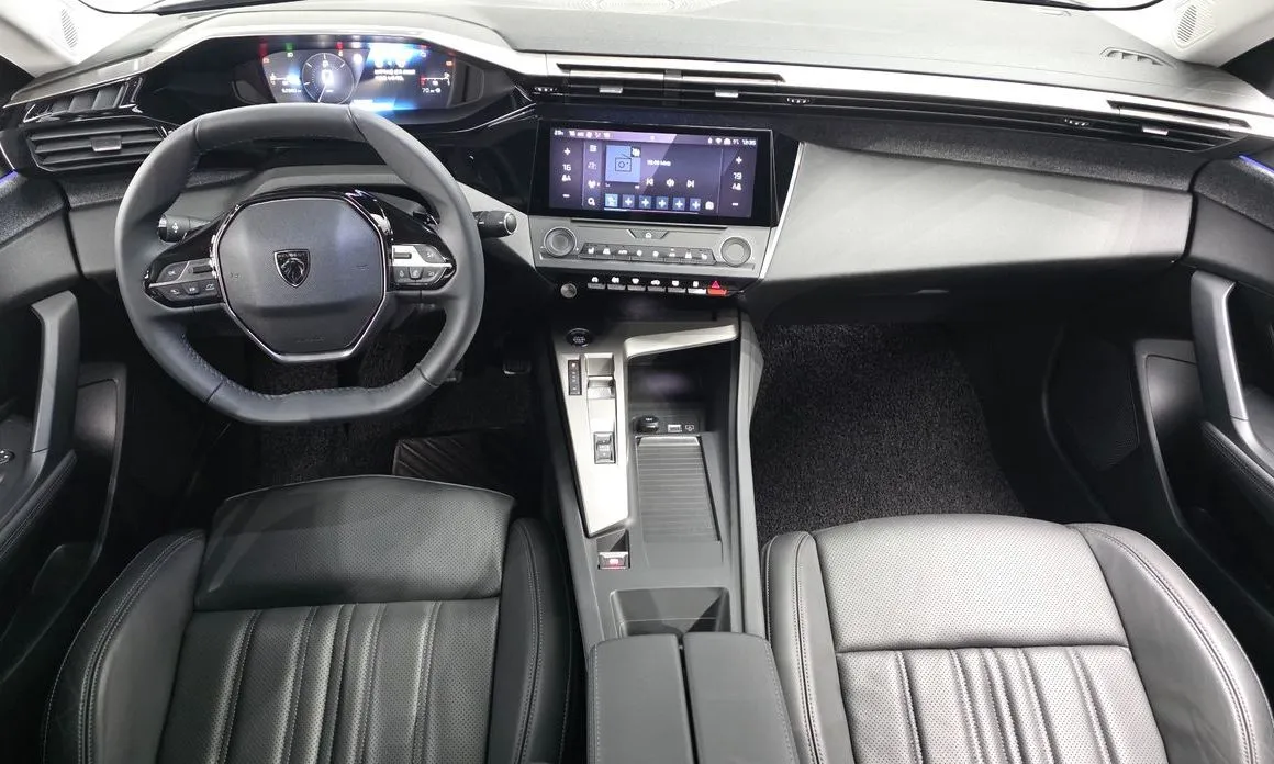 Peugeot 408 2023 из KR, фото 4