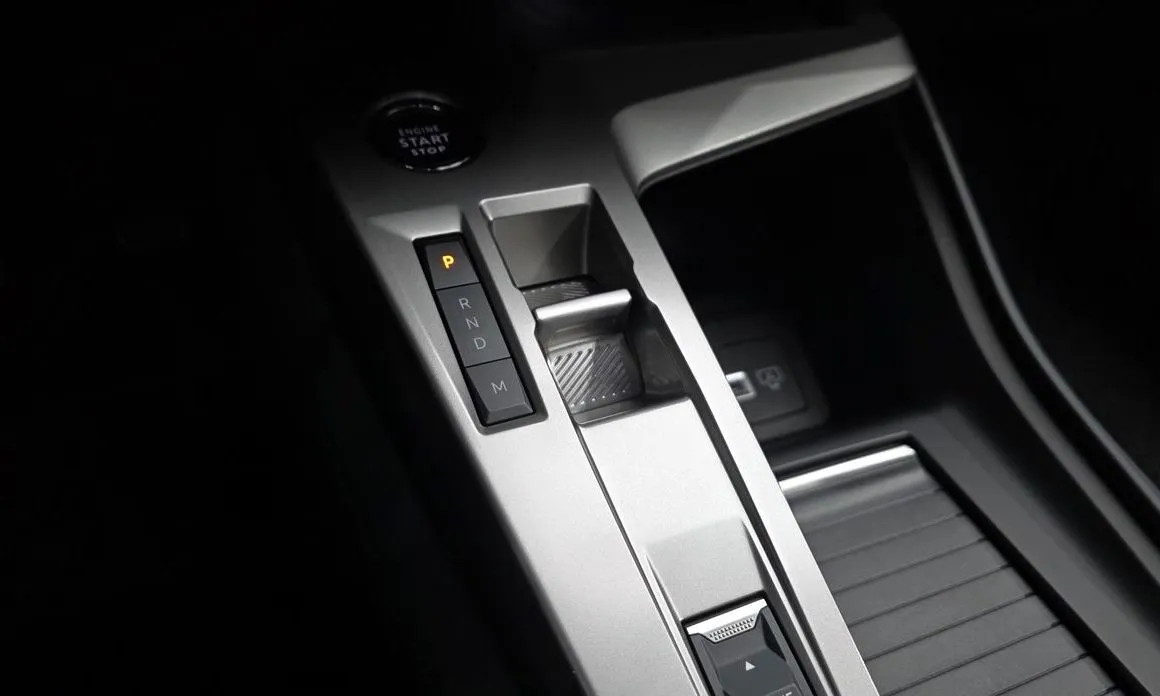 Peugeot 408 2023 из KR, фото 6