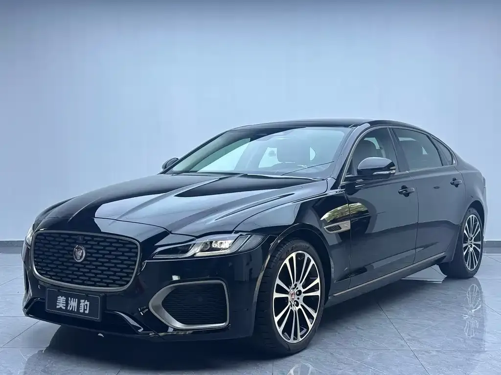 Jaguar XFL — фото 1