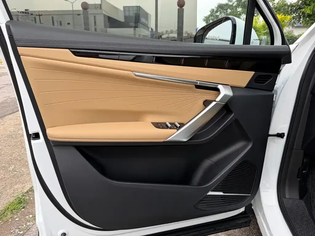 Geely Boyue L 2024 из CN, фото 2