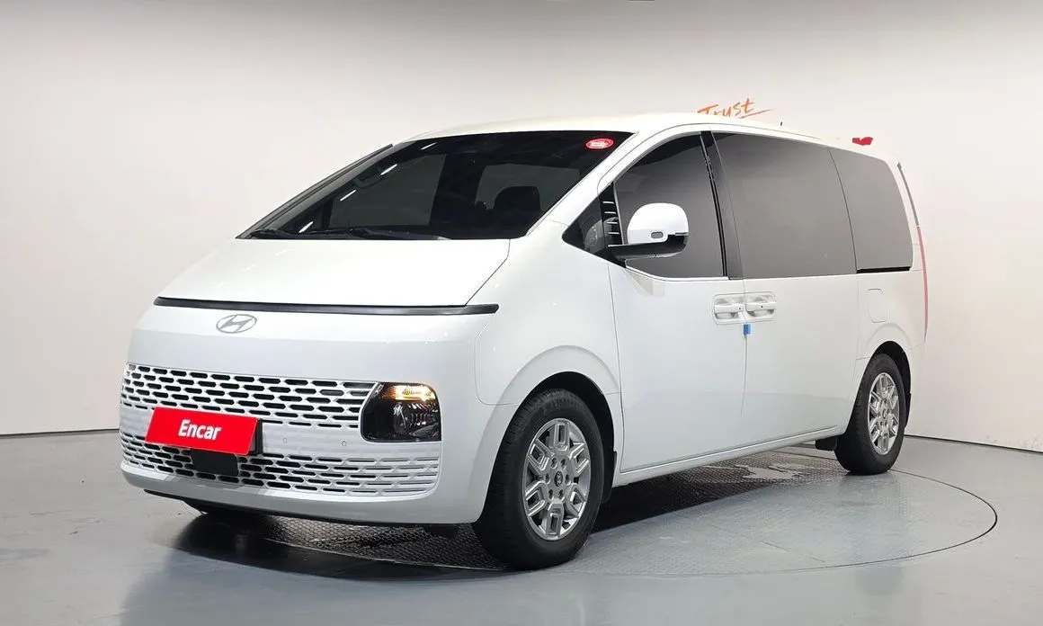 Hyundai Staria — фото 1