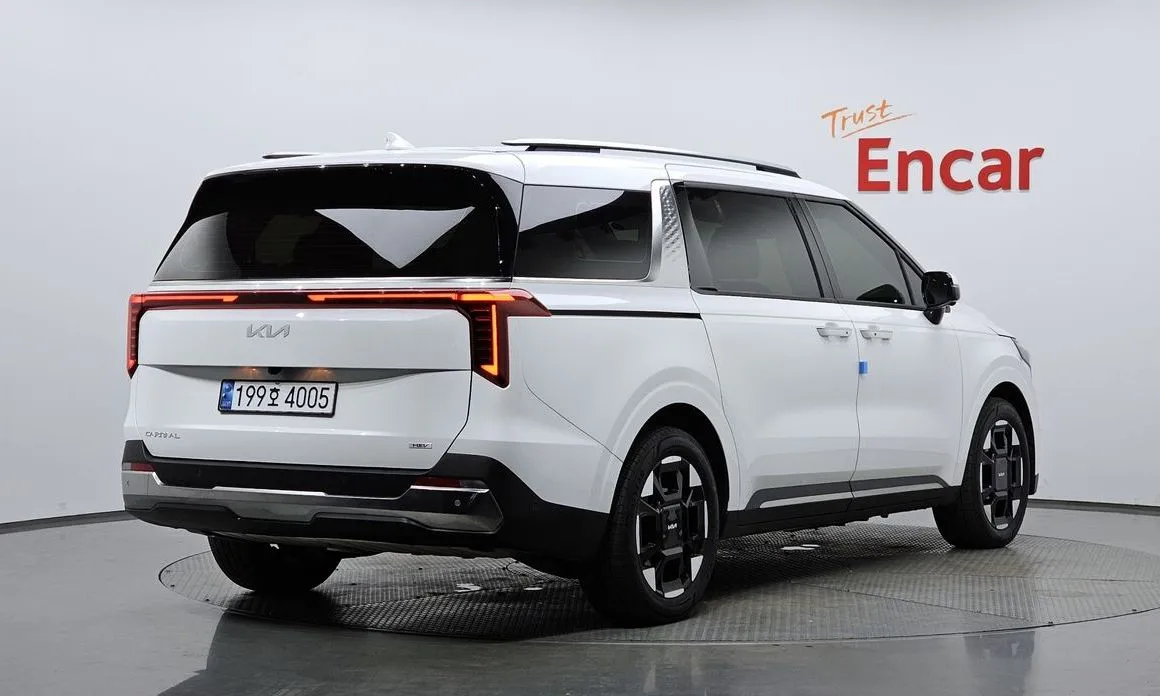 Kia Carnival — фото 10
