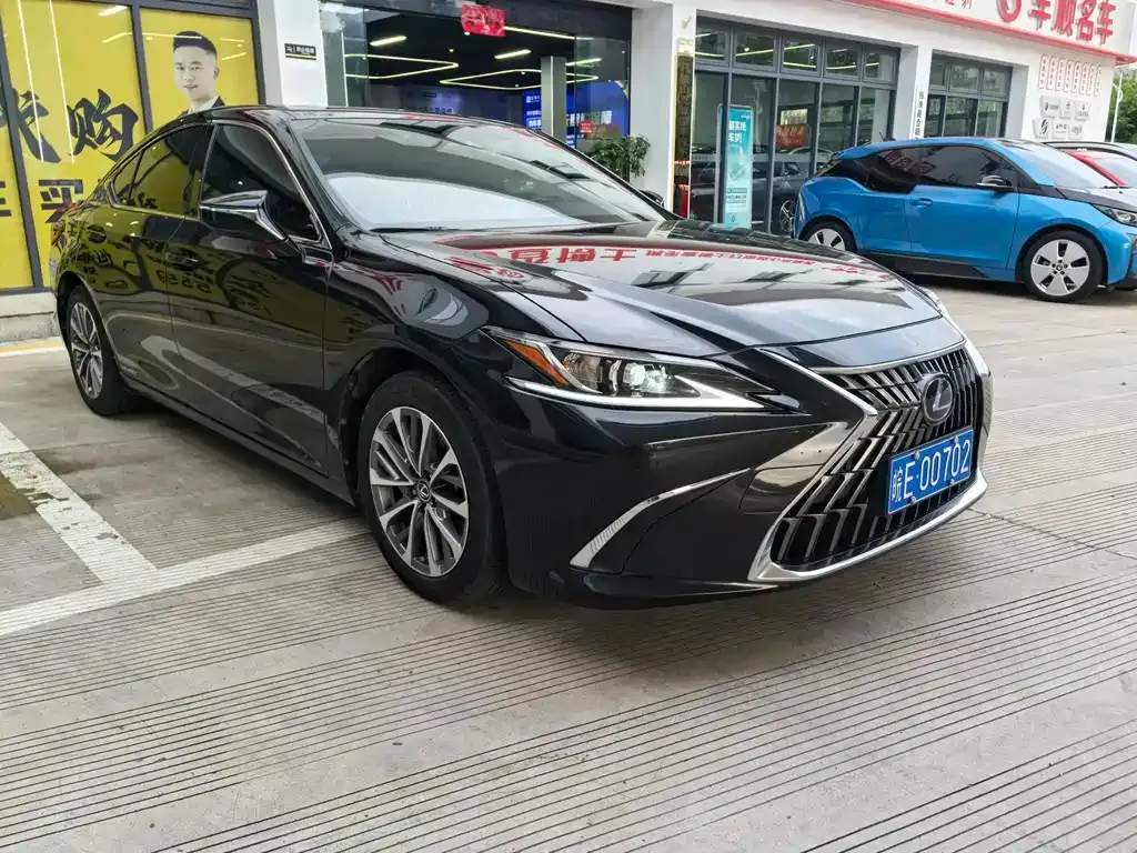 Lexus ES — фото 10