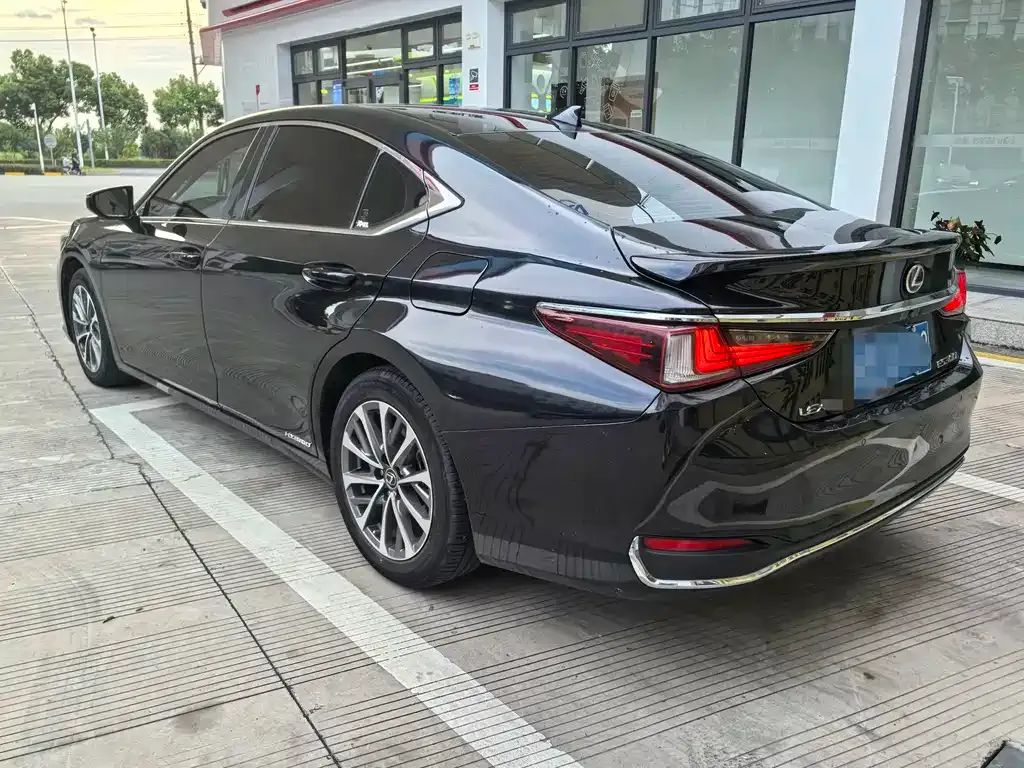 Lexus ES — фото 3