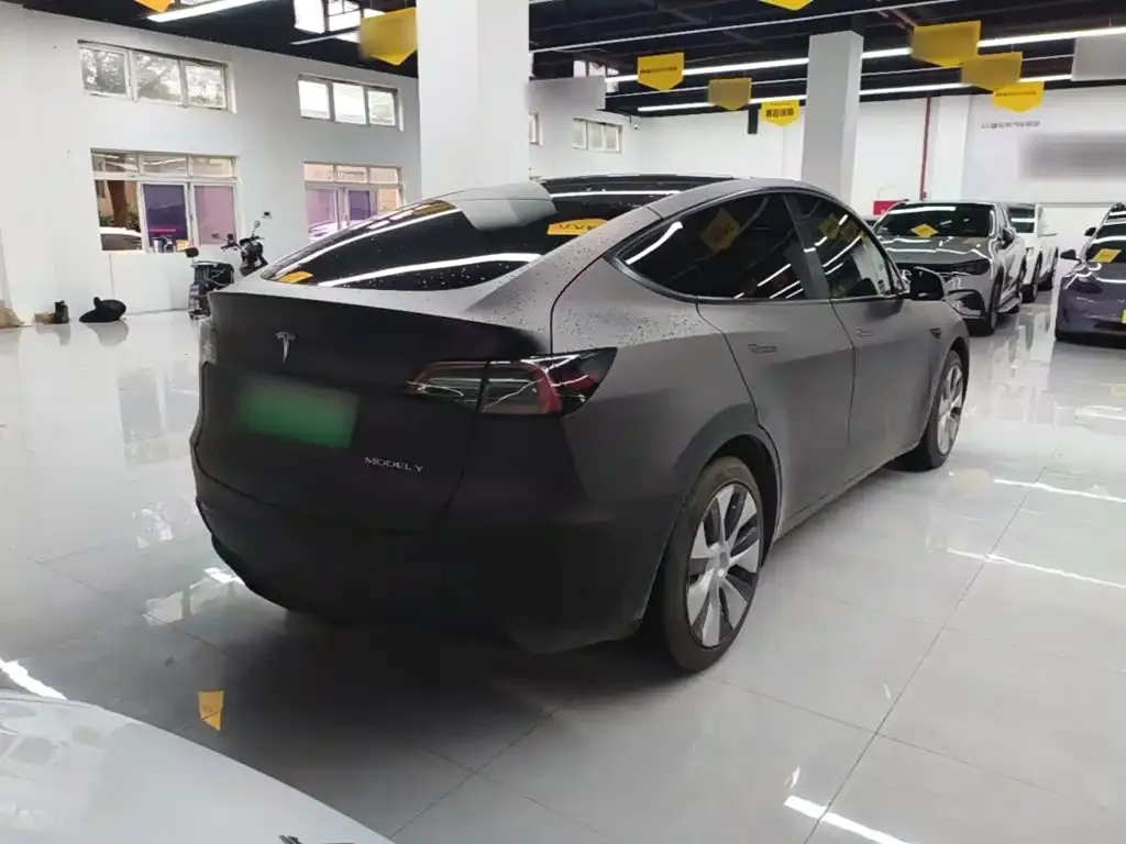 Tesla Model Y — фото 9
