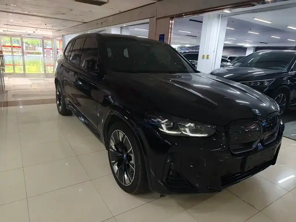 BMW iX3 2024 из CN, фото 2