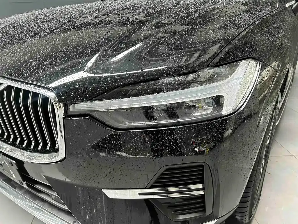 Volvo XC60 — фото 10