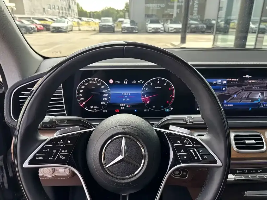 Mercedes-Benz GLS — фото 8