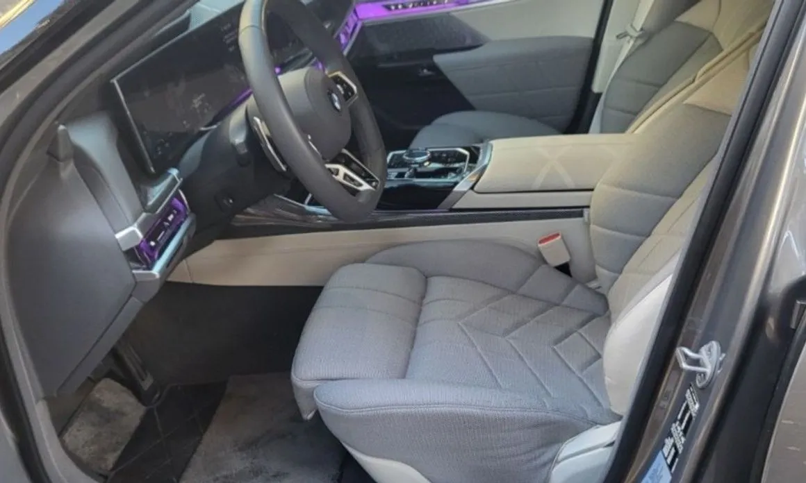 BMW 7-Series 2023 из KR, фото 9