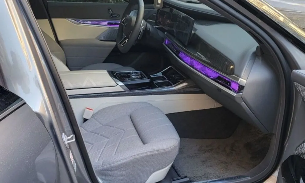 BMW 7-Series 2023 из KR, фото 4