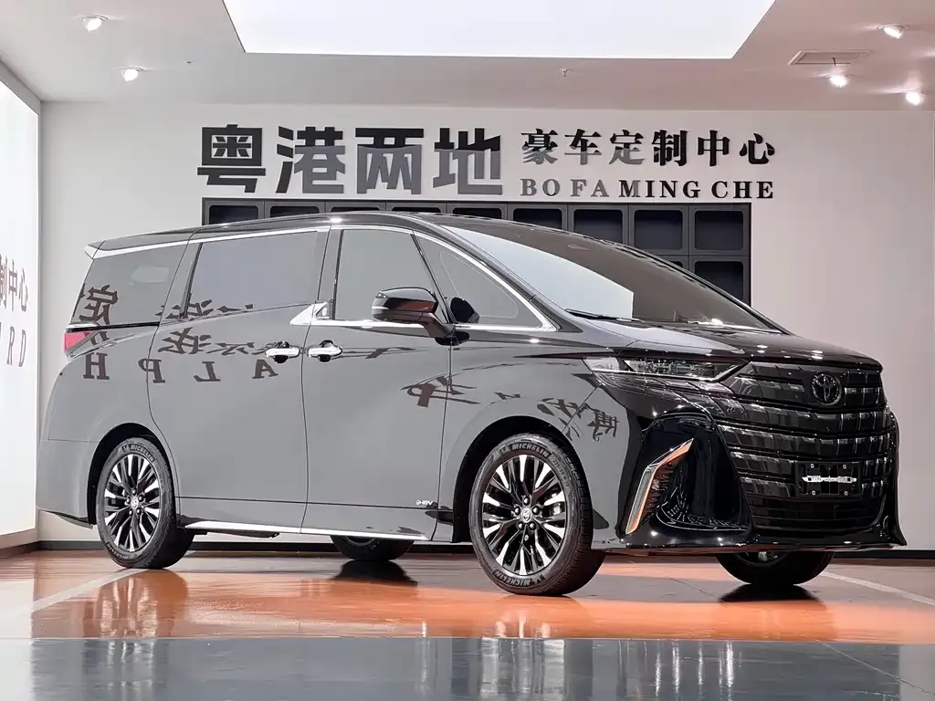 Toyota Alphard — фото 6