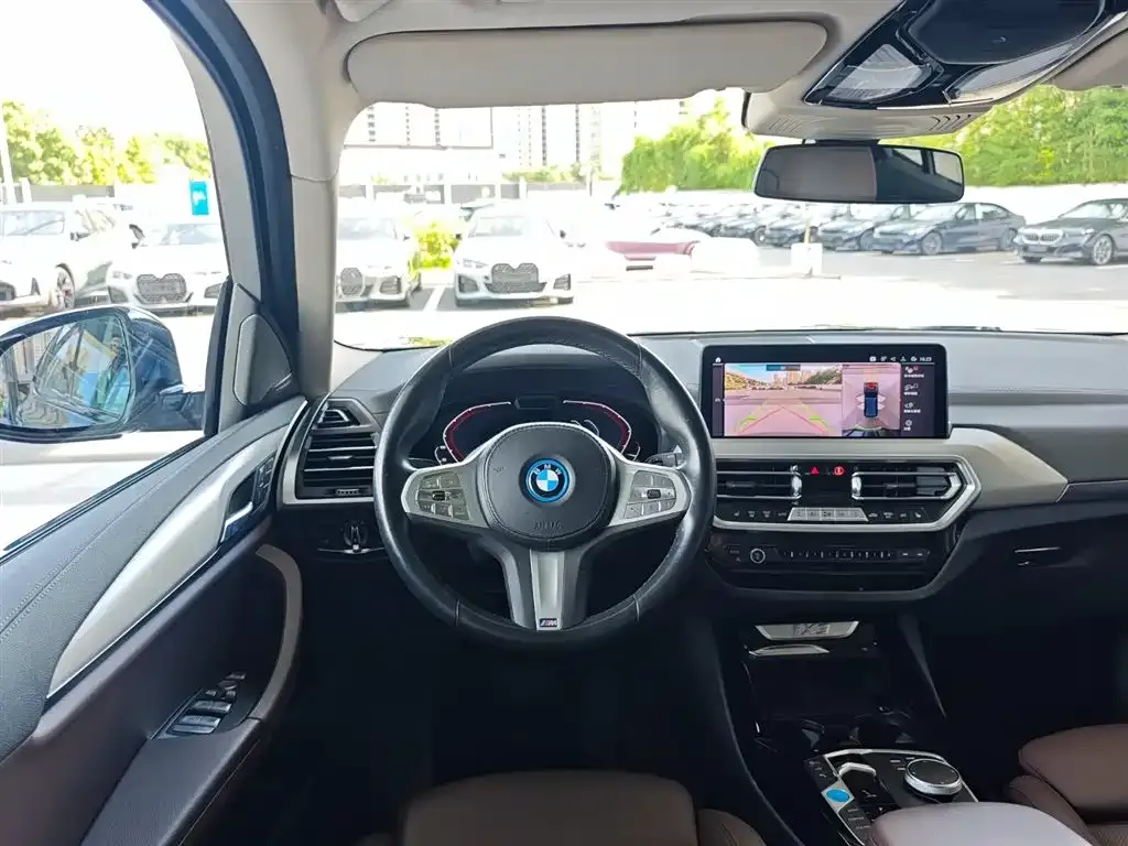 BMW iX3 — фото 2