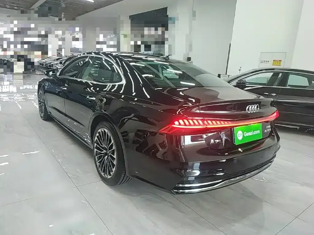 Audi A7L — фото 10