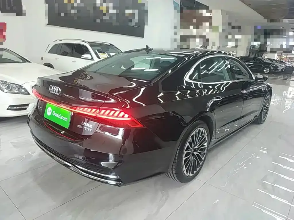 Audi A7L — фото 5