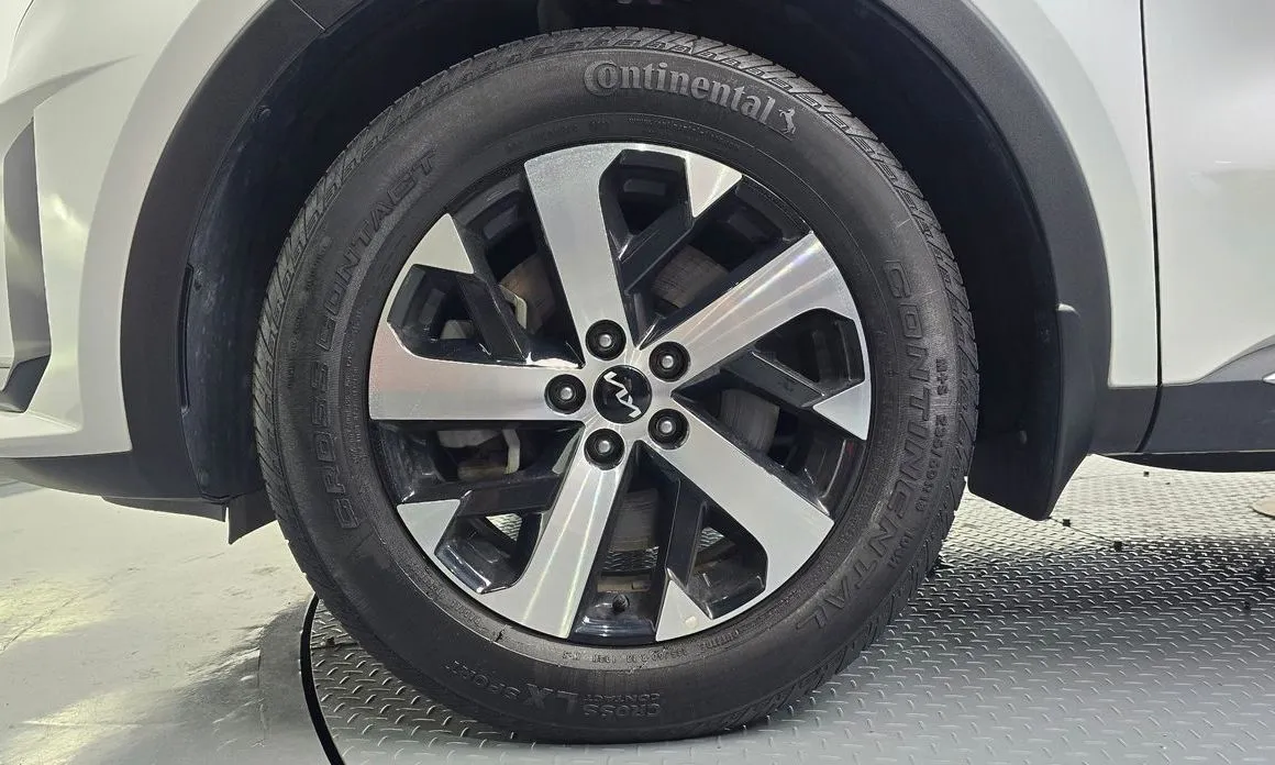 Kia Sorento — фото 10