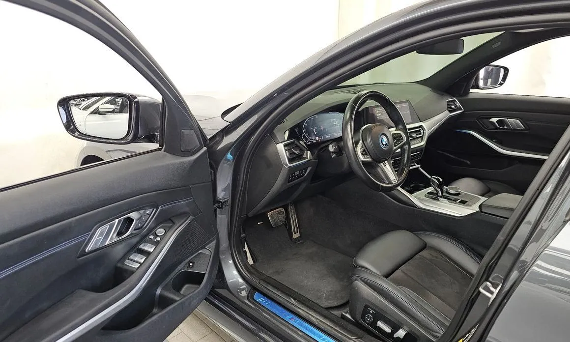 BMW 3-Series 2022 из KR, фото 3