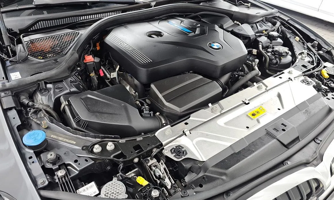 BMW 3-Series 2022 из KR, фото 10