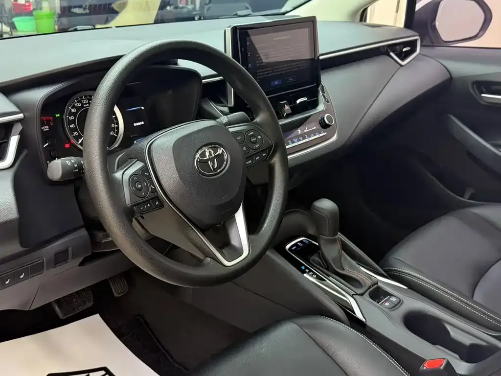 Toyota Corolla — фото 9