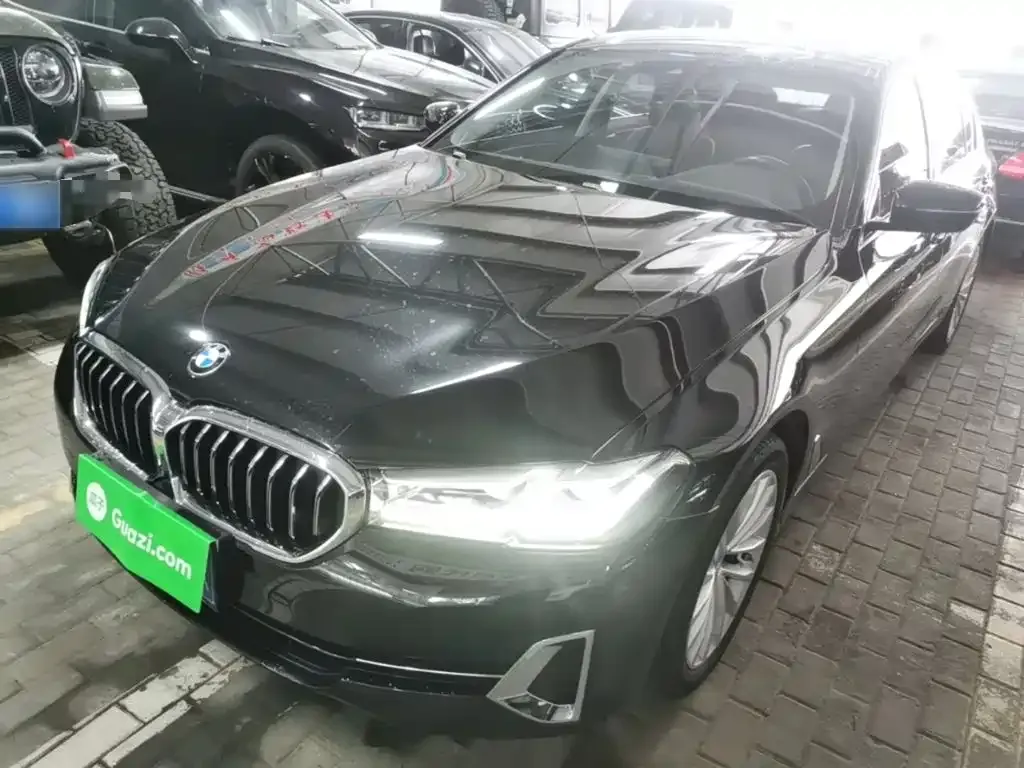 BMW 5 Series — фото 1