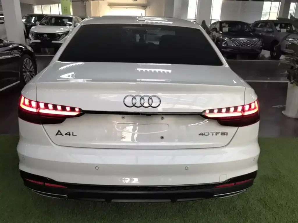 Audi A4L — фото 5