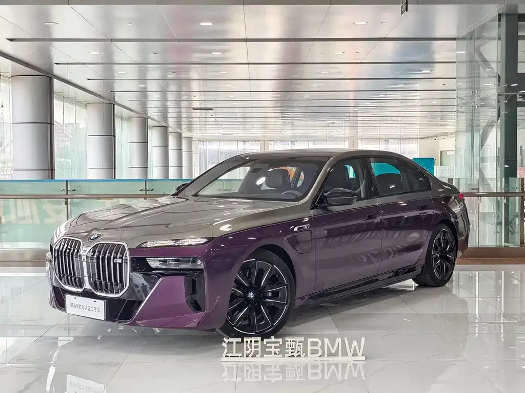 BMW M760Le — фото 1
