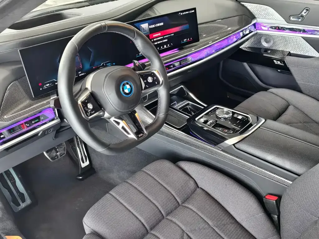 BMW M760Le — фото 9