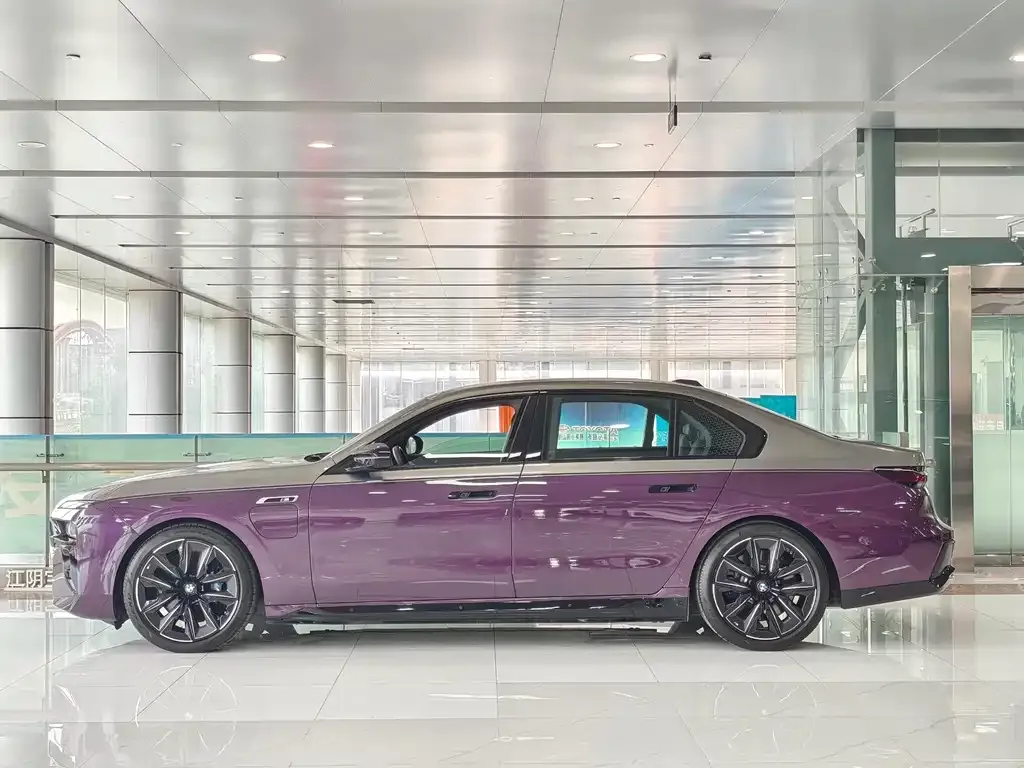 BMW M760Le — фото 2