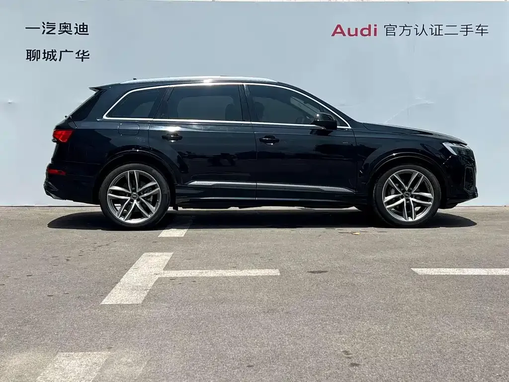 Audi Q7 — фото 6