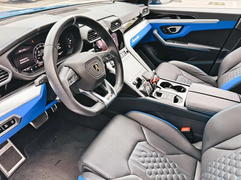 Lamborghini Urus — фото 8