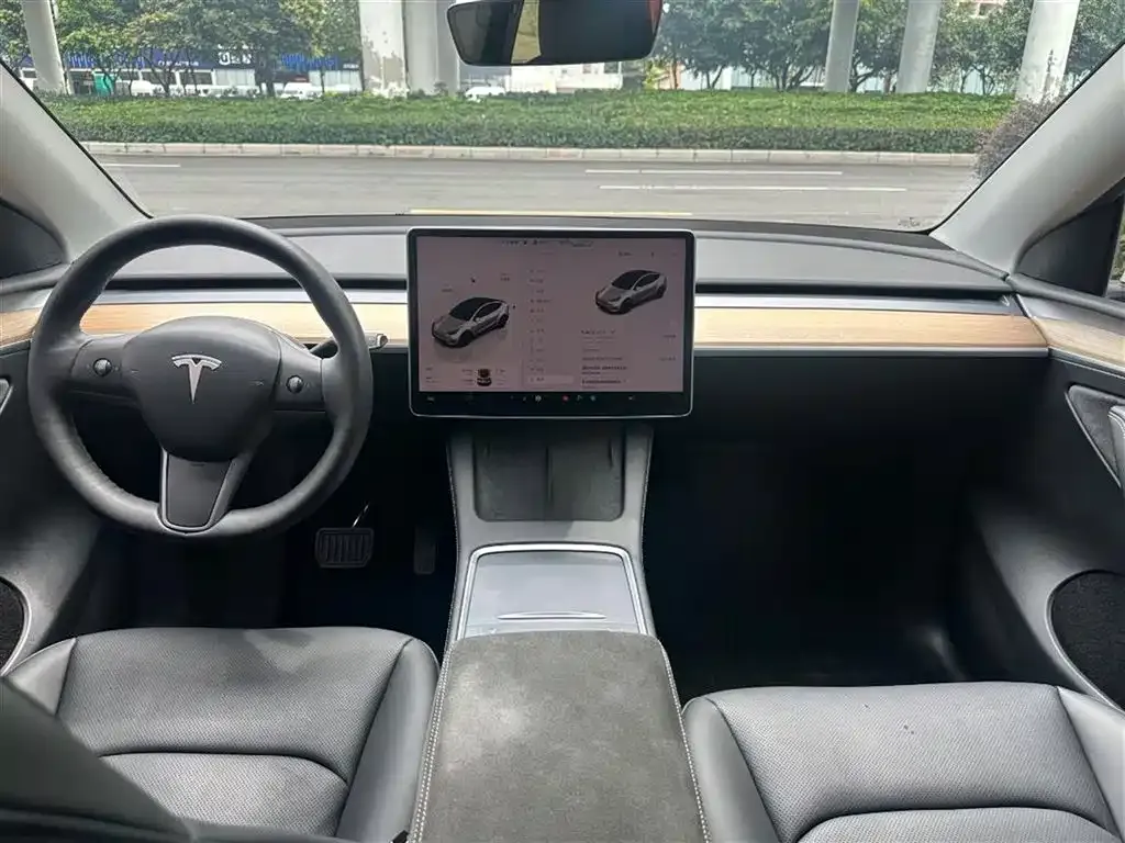 Tesla Model Y — фото 7