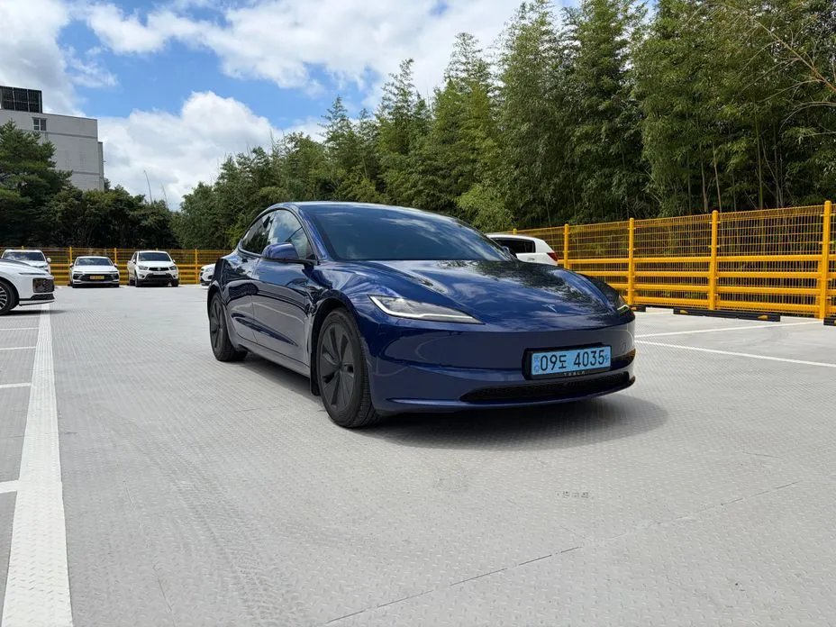 Tesla Model 3 — фото 1