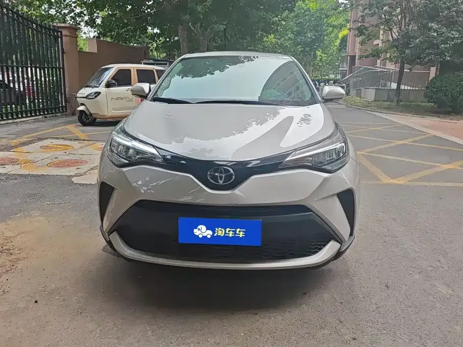 Toyota C-HR — фото 9