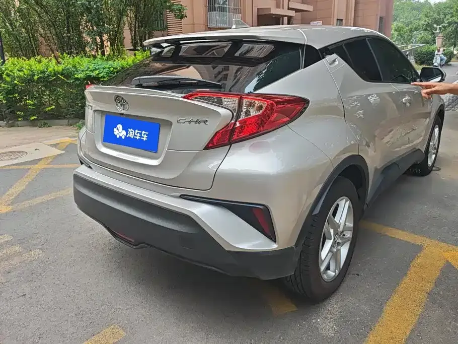 Toyota C-HR — фото 10