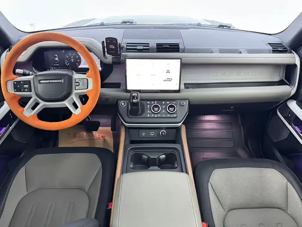 Land Rover Defender — фото 10
