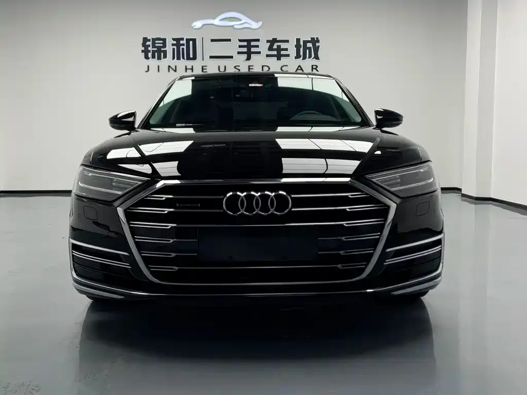 Audi A8 — фото 2
