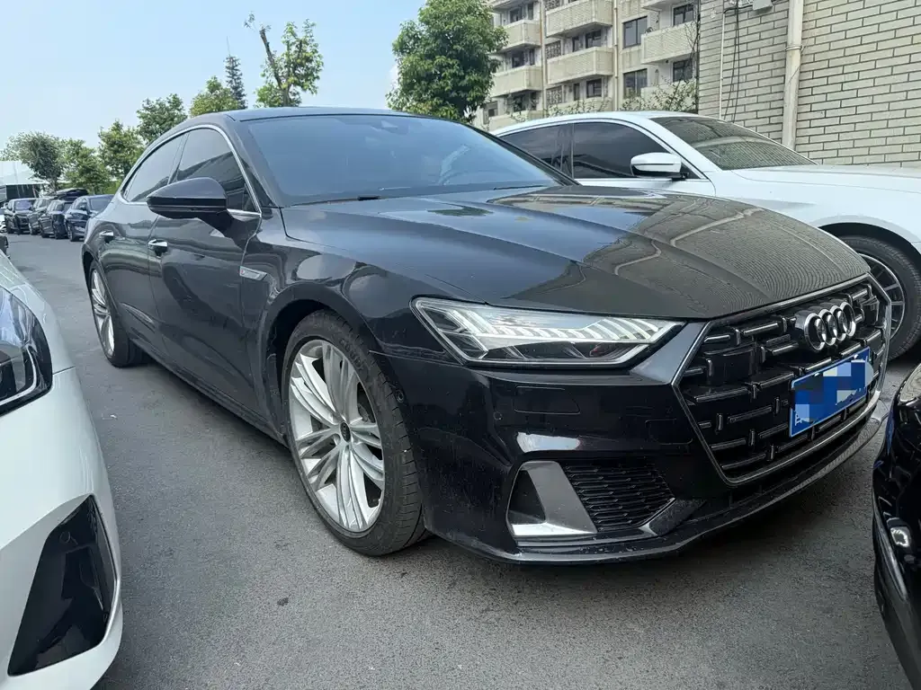 Audi A7L — фото 7