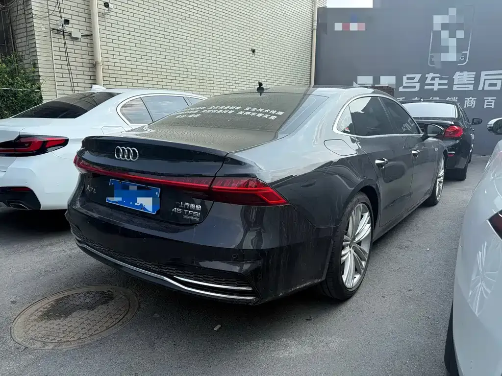 Audi A7L — фото 9